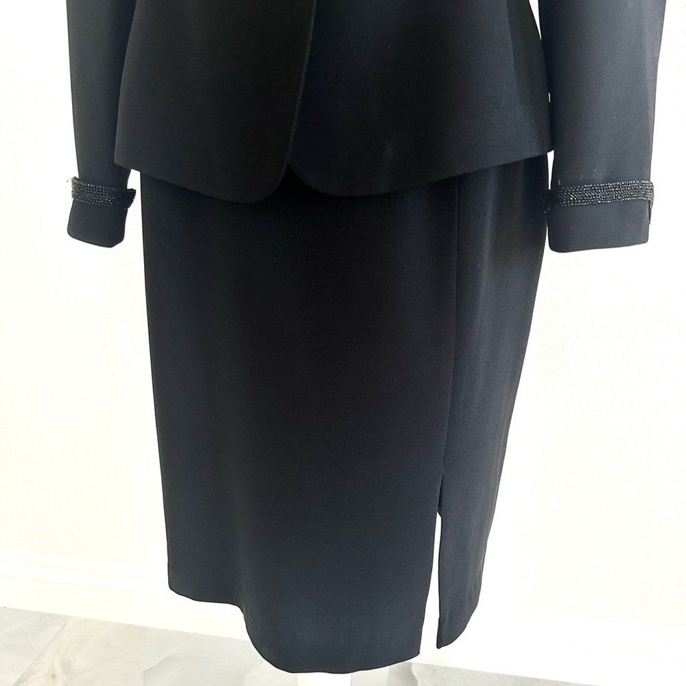 Elegant Kasper Black Women's Blazer with Beaded Trim Suit Set - Picture 5 of 8